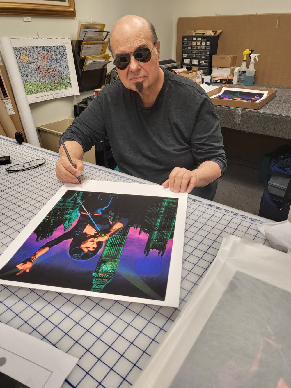 Ioannis signing the Freddie edition